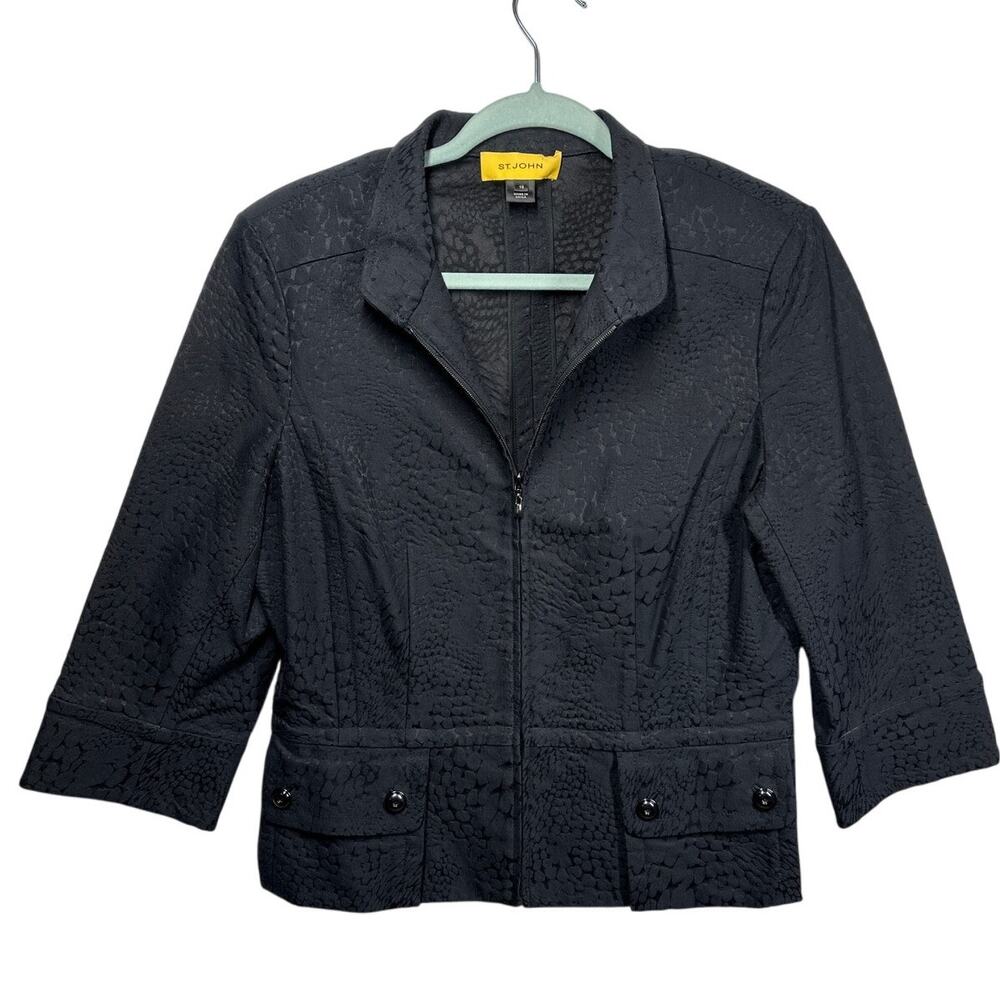 St John Embossed Textured Blazer Jacket Zip Front 1/2 Sleeve Pockets Black Sz 10